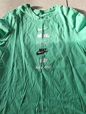 Set Of 5 Nike Mens Logo Graphic Tees